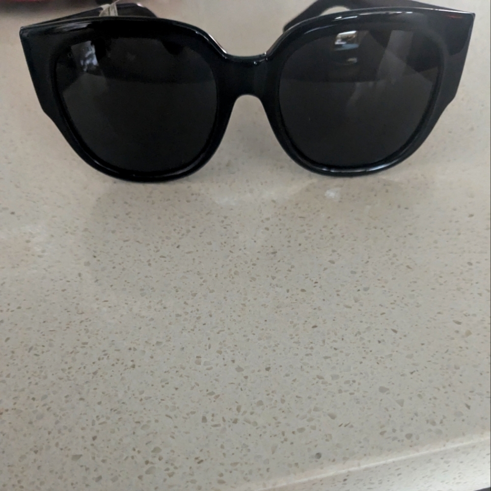 BRAND NEW GENUINE WOMENS GUCCI SUNGLASSES